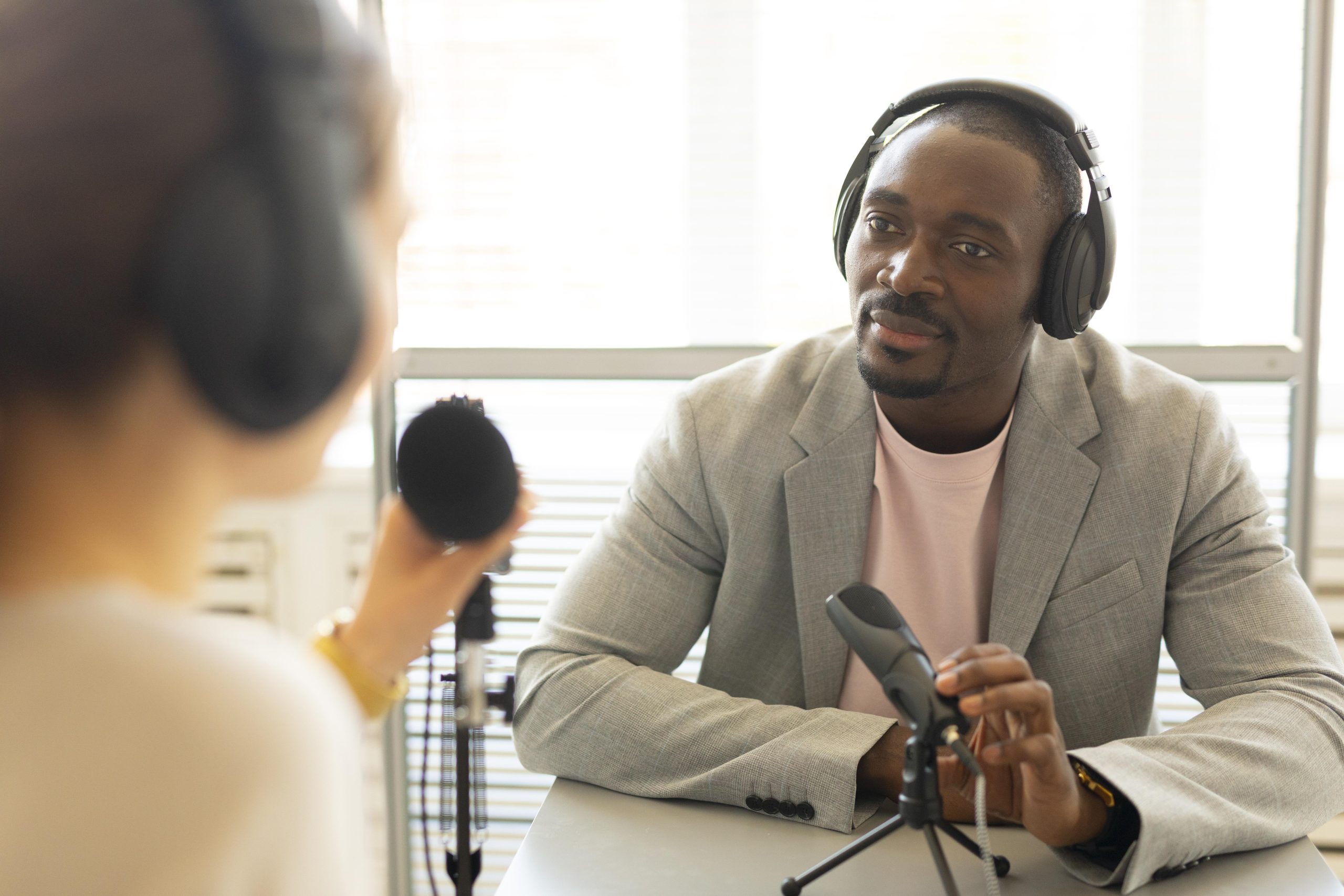 man-woman-talking-podcast (1)